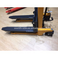 500 kg 1000 kg 1500 kg 2000 kg 0,5 t 1 t 2 ton 1,5 t 1,6 m 2 m 3 m Hydraulische Hand Lift Hand Stapler